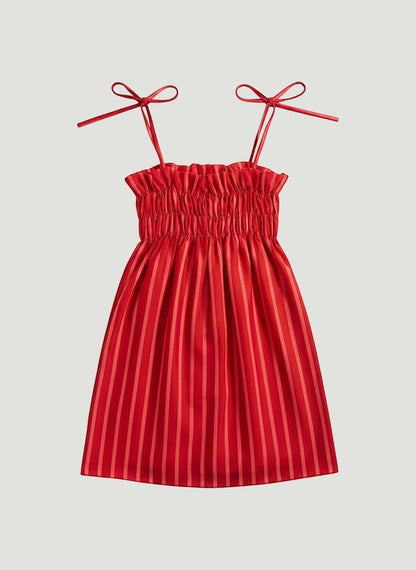 Vestido corto A F R A A T E L I E R de rayas rojas con cuerpo fruncido y tirantes ajustables de lazo